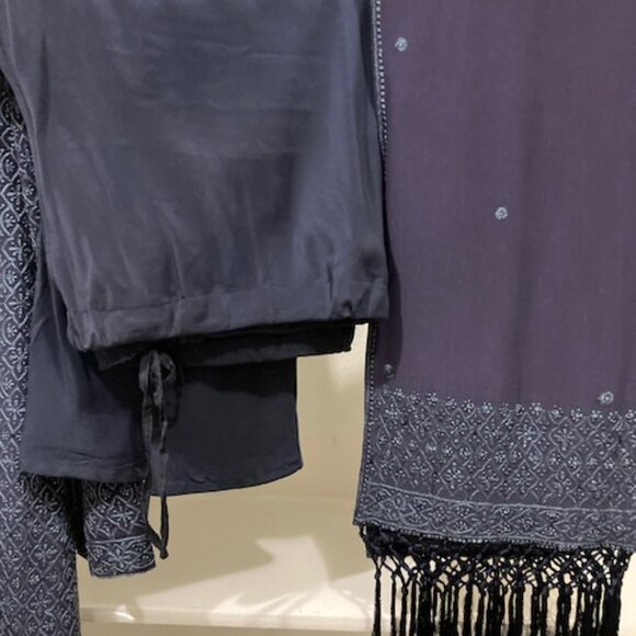 Navy blue fully embroidered Sherwani set - Picture 4 of 4